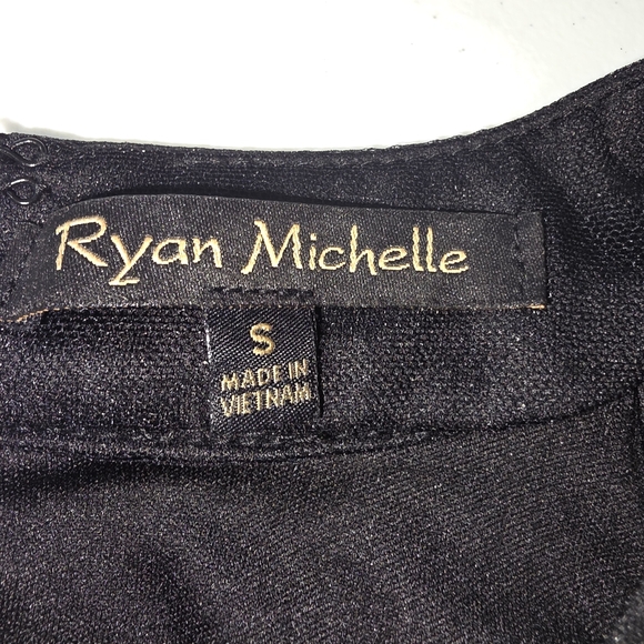 Ryan Michelle Black White Halter Mini Dress Floral Embroidered Hem Size Small - Picture 5 of 7